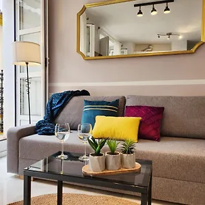 https://lovely-center-apartments-seville-sol.es-andalucia.com