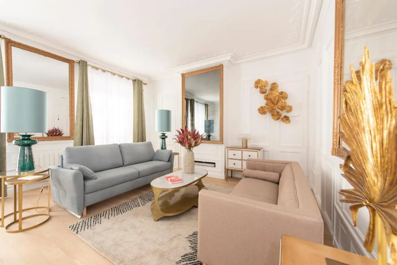 Beaubois Apartment Paris